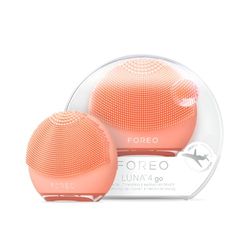 FOREO LUNA 4 go, spazzola per pulizia viso e massaggio viso rassodante, Favorisce l'assorbimento delle formule di skincare, Dispositivo da viaggio, Per tutti i tipi di pelle, Peach Perfect