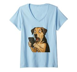 Mujer Perro sorprendido Mirando teléfono Inteligente Divertido Meme Arte Camiseta Cuello V