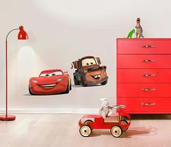 Komar - Disney - Deco-Sticker CARS FRIENDS - 50x70cm - Muurtattoo, Muurstickers, Muursticker, Muurschildering auto, raceauto, Lightning McQueen -14015h, Bruin/Rood