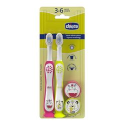 Chicco Set 2 Spazzolini da Denti per Bambini con Ventosa, Testina Arrotondata, Setole Morbide Delicate su Gengive e Dentini, Ampio Manico Antiscivolo, Coprisetole Incluso, 3-6 Anni, 2 Pezzi, Bimba