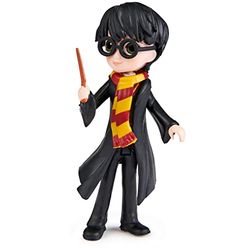 HARRY POTTER-WIZARDING WORLD - MUÑECO HARRY POTTER 8 CM - Figura Harry Potter Articulada con Varita y Uniforme Hogwarts - 6062061 - Juguetes Niños 5 Años +