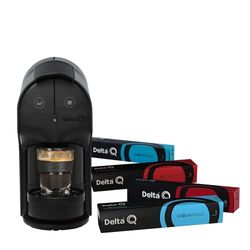 Delta Q - Pack Cafetera Delta Q Quick Gris - Para Cafés, Té y Bebidas Calientes - Sencilla y Práctica - Diseño Elegante - Incluye 100 Cápsulas DeQafeinatus + Qharacter