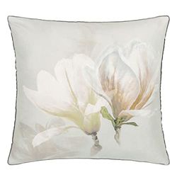 Funda de Almohada Estampada en satén de algodón, Yulan Magnolia, 65x65 cm, Designers Guild