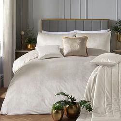 Laurence Llewelyn-Bowen - Luxury Velvet Duvet Cover Set - King Size (230 x 220cm) - 2 Pillowcases - Soft Touch - Designer - White Ivory