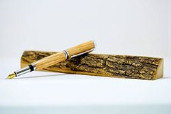 Penna Stilografica in legno tornita a mano in legno di Rovere - Modello Baron - Meccanica color argento e pennino placcato oro, con tappo a vite
