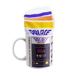 Paladone Stranger Things (PP9884ST) - Juego de tazas y calcetines de regalo, calcetines unisex y taza de café de 300 ml