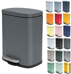 Spirella - Poubelle de Salle de Bain à Pédale en Inox AKIRA - Fermeture Douce Easy-Close, Revêtement Anti Trace de Doigts - 21,4 x 17,6 x 30 cm - 5L - Gris Mat