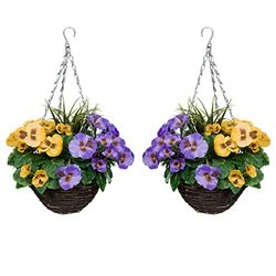 2X kunstmatige hangende paarse en gele viooltjes en decoratieve grassen (Set van 2), rotan ronde mand