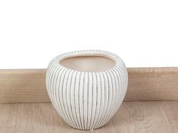CUBREMACETA CERAMICA BEIGE RAYADO