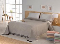 Estoralis | Perugia | Multifunktionellt överkast med modern design | pläd för säng och soffa | Gul | Överkast (230 x 260 cm bred) | med tofs