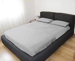 GEMITEX Komplett dubbelsäng, Medium GRÅ, med NO-STIRO-behandling, Satin effekt, 100% polyestermikrofiber. Bestående av 2 lakan och 2 örngott TINTA ENITA. Tillverkad i Italien