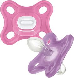 MAM Lot de 2 tétines confortables pour nouveau-né de 0 à 3 mois, livrées dans un étui de stérilisateur, matériaux durables, accessoires pour bébé pour nouveau-né, rose (différents modèles)