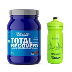 Victory Endurance PACK Total Recovery Sabor Chocolate (1250g) + Regalo Bidón Chema Martinez. Recuperación Post-Entreno de Carbohidratos, Electrolitos y Proteínas. Con BCAA 2:1:1, Vitaminas y Minerales