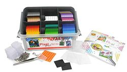 Pixel P60002-29501 Profi Box, knutselset met 126 pixelplaten, 24 medaillons met ketting, 5 basisplaten, 2 magneten, 1 pincet en 2 boekjes met sjablonen, zeer eenvoudig insteeksysteem.