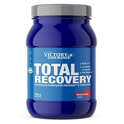 Victory Endurance Total Recovery (1250g) Gusto Anguria. Polvere per bevanda di recupero muscolare completa di carboidrati, proteine, aminoacidi, vitamine e minerali. Arricchito con elettroliti.