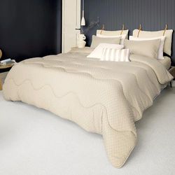 Night Lark - Coverless Duvet - 4.5 Tog - Single - Tufted Dots Collection - Luxury Bedding - Hypoallergenic - Machine Washable - Warm Sand