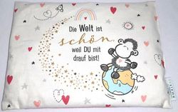 Traumhafte Genusswelten Poduszka z pestkami wiśni Die Welt ist schön weil Du mit drauf bist! firmy Sheepworld
