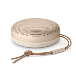 Bang & Olufsen Beosound A1 (2ème Gén) - Enceinte Bluetooth Portable Étanche, Son Immersif à 360 Degrés, Microphones pour les Appels Téléphoniques & Assistance Vocale Alexa, 18 H - Or