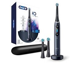 Oral-B iO 8 - Cepillo de dientes eléctrico (tecnología magnética, 2 cepillos, 6 modos de limpieza para el cuidado dental, pantalla a color y estuche de viaje, diseño de marrón, negro ónix