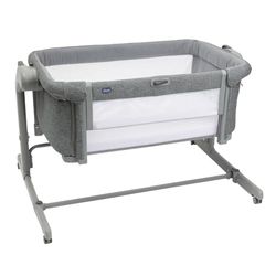 Chicco Next2Me Magic Evo, ECO bijzetbed, compatibel met verschillende bedden, kantelbaar, afsluitbaar zijpaneel, in hoogte verstelbaar, 4 zwenkwielen, incl. matras en reistas, donkergrijs