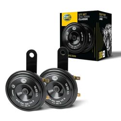HELLA Set de 2 Bocinas de Claxon negro 012588151. Voltaje de 12V. Frecuencia de Sonido Potente de 360/430Hz, incluye soporte montado. En caja con Instructivo gráfico.