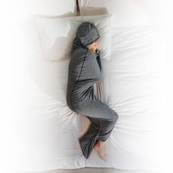 Sleep Pod De originele machinewasbare draagbare deken + gewogen deken alternatief zoals te zien op Shark Tank voor mannen, vrouwen, tieners en kinderen, grijs, Grijs, S
