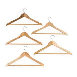 Beldray LA034276FEU7 Cintres en Bois – Pack de 5 cintres pour Costumes Robustes, cintres pour vêtements multifonctionnels avec Barre à Pantalons, Organiseur de Garde-Robe, Bois certifié FSC®, Naturel