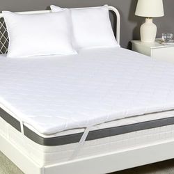 Amazon Basics Surmatelas en Mousse à mémoire de Forme, 140 x 200 x 6 cm, avec Housse Lavable, Blanc
