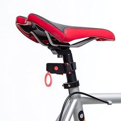Led-fietslamp voor fiets: verhoog je veiligheid tijdens nachtwandelingen. Krachtige led en robuust ontwerp zorgen voor zichtbaarheid en verlichten je weg. Ideaal voor fietsers.