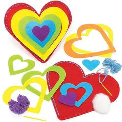 Baker Ross Kit de Costura Cojín de Corazón Arcoíris - Paquete de 2, Actividades Creativas para Niños (FC457)