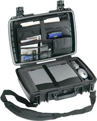 PELI Storm IM2370 valise antichoc pour ordinateur portable avec plateau et organisateur de couvercle, étanche à l'eau et à la poussière, capacité de19L, fabriquée aux États-Unis, couleur: noire