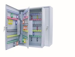 Wedo 10265037X sleutelkast (voor 150 haken, gepoedercoat plaatstaal 38 x 14 x 55 cm, veiligheidsslot inclusief 2 sleutels, haaklijst individueel verstelbaar) lichtgrijs