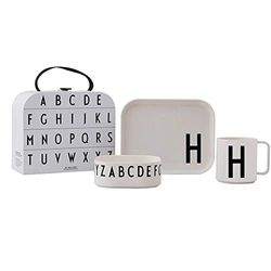 Design Letters Clásicos en Maleta 4 Piezas | Tritan Set de Regalo para Niños | Platos, Bol, Taza & Maleta de almacenamiento Para Bebé | Libre de BPA/BPS, Caída segura | Perfecto como regalo de Bautizo