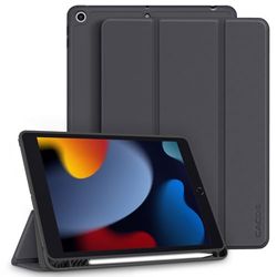 CACOE Hoes voor iPad 9e/8e/7e generatie met pennenhouder 10,2 inch model 2021/2020/2019, ultradunne TPU beschermhoes met standaardfunctie voor iPad 10.2, donkergrijs