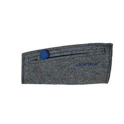 Lightpak 43095 - drop etui voor schrijfgerei, pennenetui lichtgrijs, pennenetui van vilt, etui met groot hoofdvak en ritssluiting, etui voor kantoor en school, pennenetui ca. 11 × 20 × 2,5 cm, lichtgrijs, ca. 11 × 20 × 2,5 cm, modern
