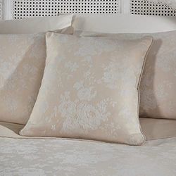 Dreams & Drapes Vävd – Imelda – jacquardfylld kudde – 43 x 43 cm i elfenben