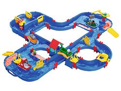 AquaPlay 8700001660 - AqyaPlay'n Go - En av AquaPlays Största Set med 76 delar Innehållandes 2 Båtar, 1 Amfibiebil, 1 Färja och 4 Figurer, Mått: 160x145x22 cm, Från 3 år, Tillverkad i Tyskland