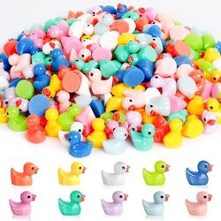 AiQInu 200 szt. Mini kolorowe kaczki miniaturowe kaczki, kaczki żywiczne, śliczna kaczka do ogrodu, krajobraz, domek dla lalek DIY Ornament urodziny, urodziny (10 kolorów)