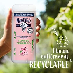 Le Petit Marseillais | Crema da doccia e bagno extra morbido fiore di ciliegio biologico (confezione da 3 flaconi da 650 ml) – Gel doccia con 92% di ingredienti di origine naturale – pH neutro e senza