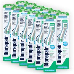 Biorepair, Spazzolini Denti Total Protection x 12, Spazzolino Denti Antibatterico, Setole Medie, Forma Curva Brevettata, Inibisce la Crescita Batterica Fino al 90%, Rimuove Fino al 100% di Placca
