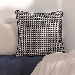 furn. Muebles. Cojín con Relleno Rico en Plumas de Jacquard geométrico de Marttel