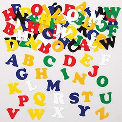Baker Ross - Letras maiúsculas de feltro autocolantes (pacote de 550) para decorar cartões e artesanato infantil