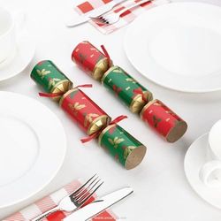 Stalwart Christmas Crackers 9" (Pack of 50) Compostable Plastic-Free Xmas Table Crackers, Holly Pattern Contains a Hat and Joke, Next Day Delivery