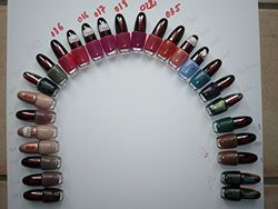 Lasting Color Vernis à ongles gel N 018 Délicate Crimson