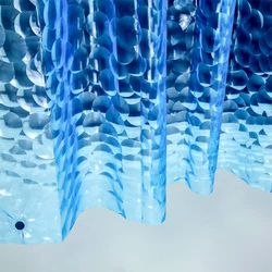 Ga-Geetopia Fodera per tenda da doccia in plastica EVA 3D Blue Water Cube – Premium leggero 182,9 x 182,9 cm, colore blu con occhielli in metallo antiruggine e magnete ponderato