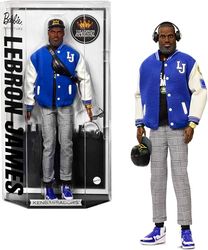 Barbie Signature - LeBron James Kenbassadors, bambola da collezione del campione NBA con giacca in stile college e accessori inclusi, cuffie e occhiali da sole, 6+ anni, HRM33