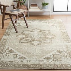 Safavieh Tapis Traditionnel - Lavable en Machine et Antidérapant - Idéal pour Les Zones à Fort Passage - Tucson Collection, Tapis à Poil Court, Sauge et Ivoire, 120 x 180 cm