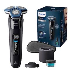 Philips Serie 7000 Afeitadora Eléctrica Hombre, Maquina de Afeitar Barba con Cortapatillas, Barbero, Tecnologia SkinIQ, Inalambrica, Recargable, Centro Limpieza, Base Carga, Funda, S7886/55, Negro