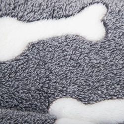 Zacht en warm flanellen kussen, ideaal voor decoratie en comfort thuis.