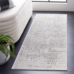 Safavieh Tapis de Sol Vieilli pour Salon, Salle à Manger, Chambre à Coucher - Madison Collection, Tapis à Poil Court, Argent et Ivoire, 80 x 180 cm